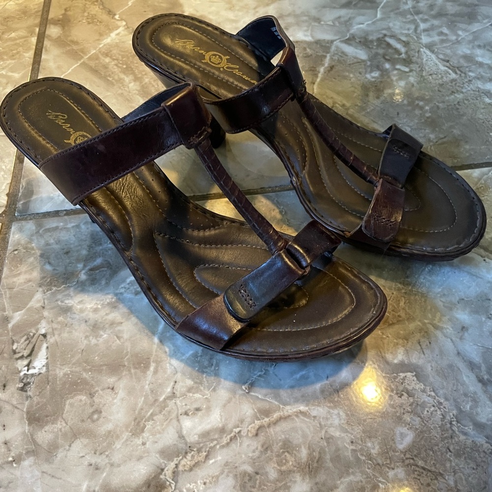 Born Crown Women’s Sandals, Gently Worn, great condition